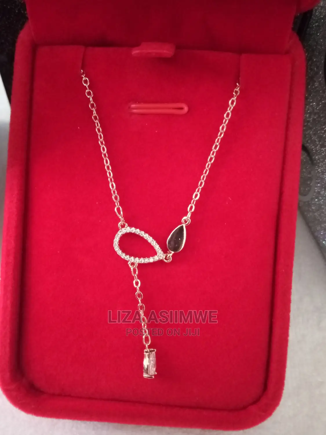 Unique and Classy Rose Gold Necklace Available With the Box