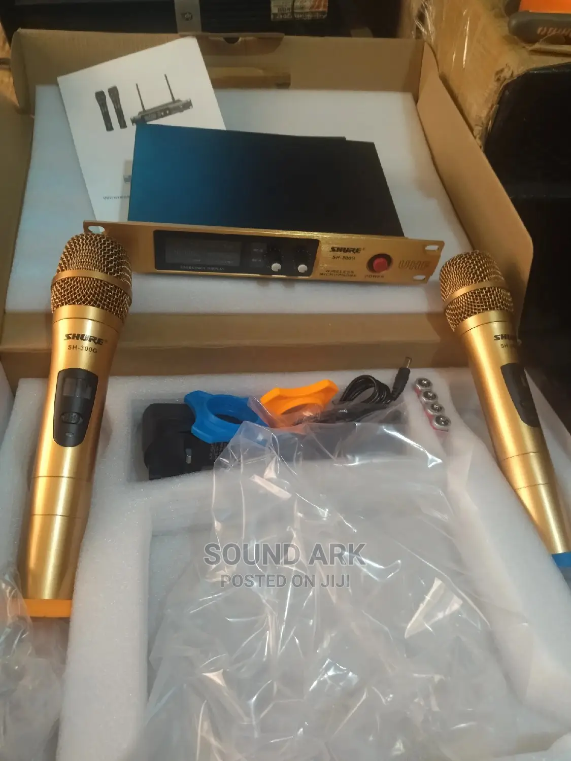 Shure Gold Wireless Microphone