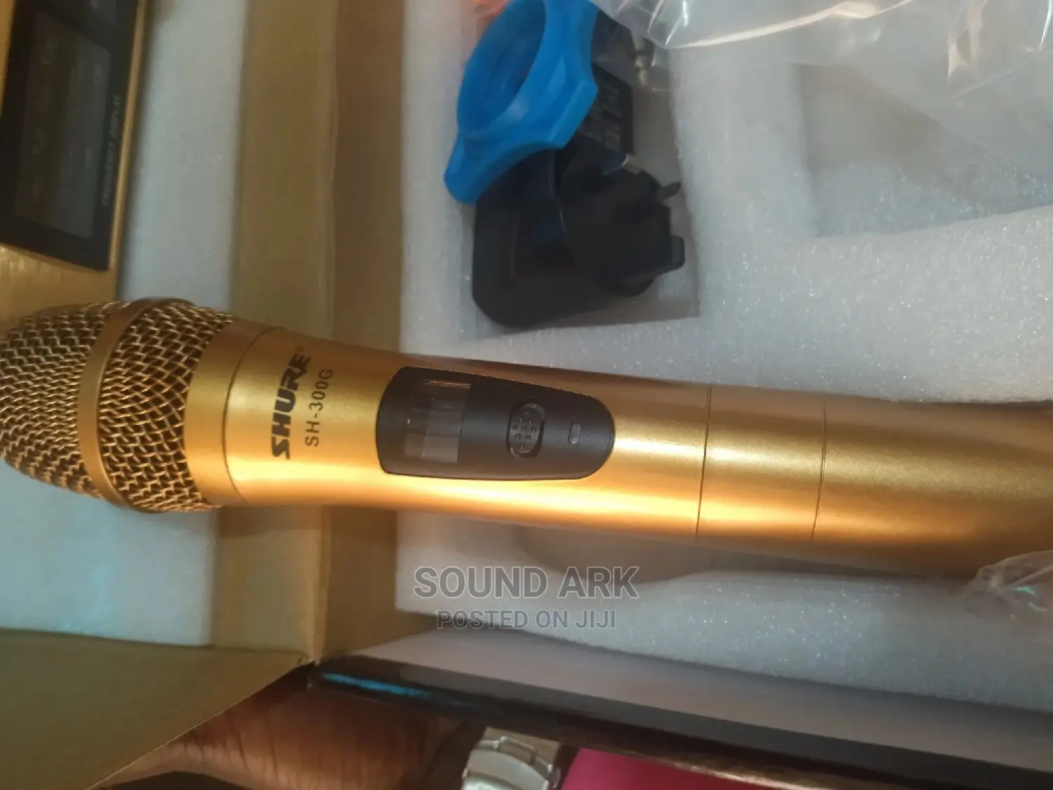 Shure Gold Wireless Microphone