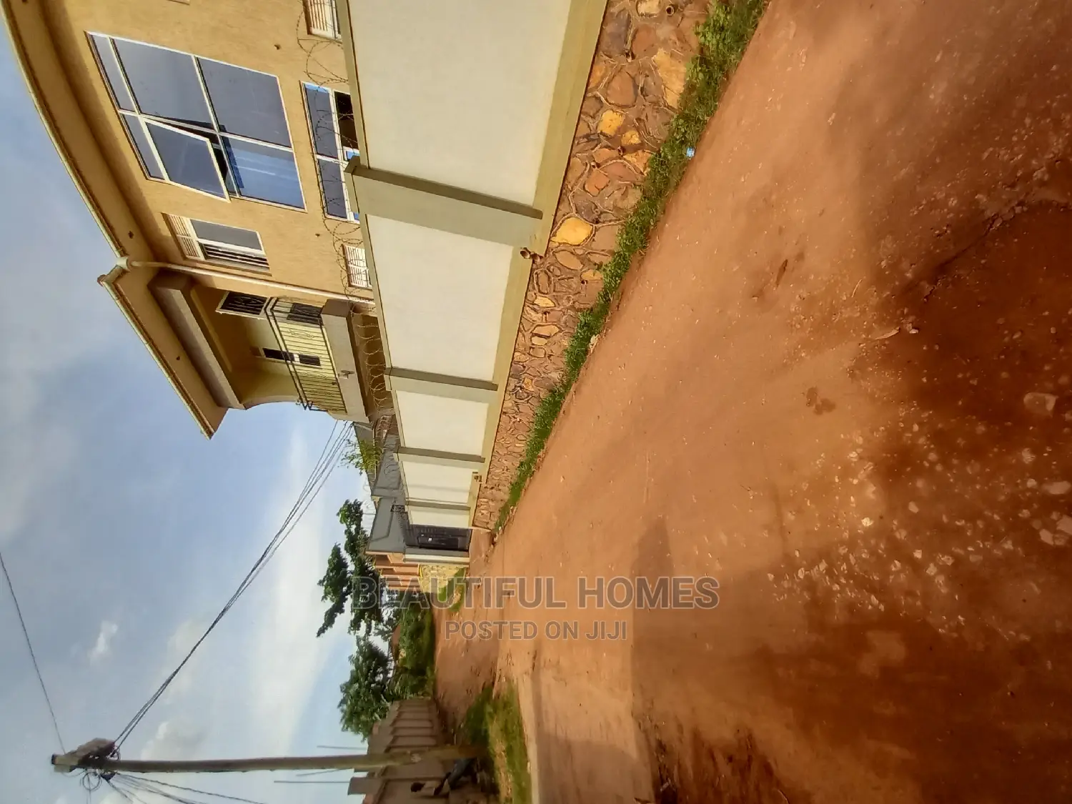 Furnished 1bdrm Apartment in Kira for Sale