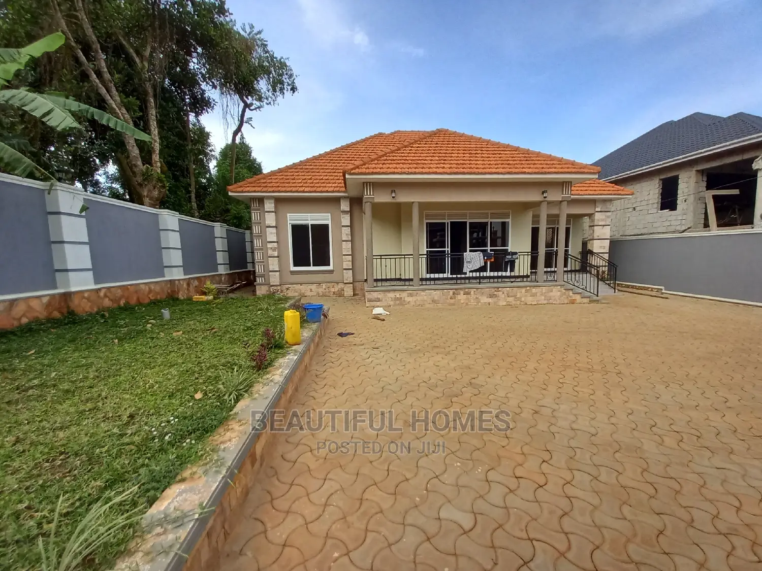 Furnished 4bdrm House in Kira for Sale
