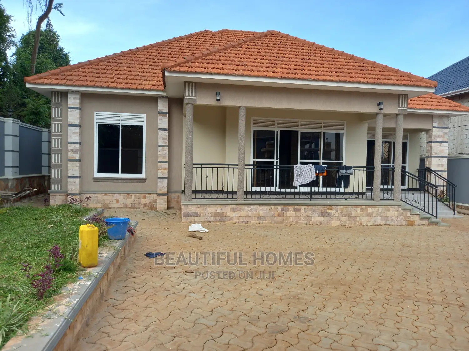 Furnished 4bdrm House in Kira for Sale