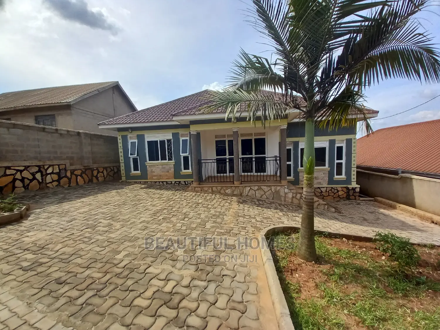 Furnished 3bdrm House in Kira for Sale