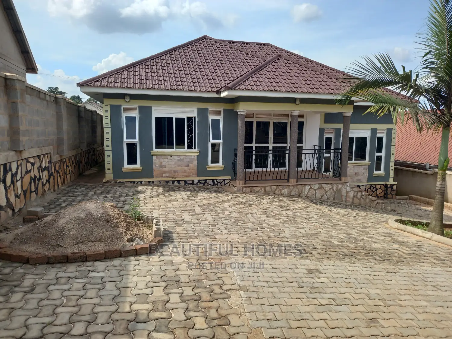 Furnished 3bdrm House in Kira for Sale