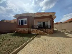 Furnished 4bdrm House in Tarmack, Kira for Sale