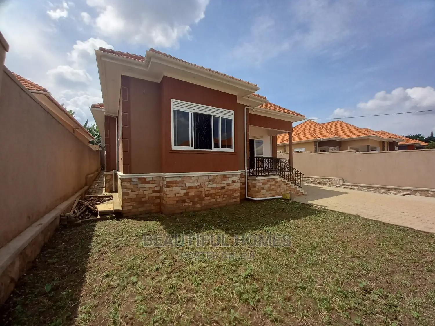 Furnished 4bdrm House in Tarmack, Kira for Sale