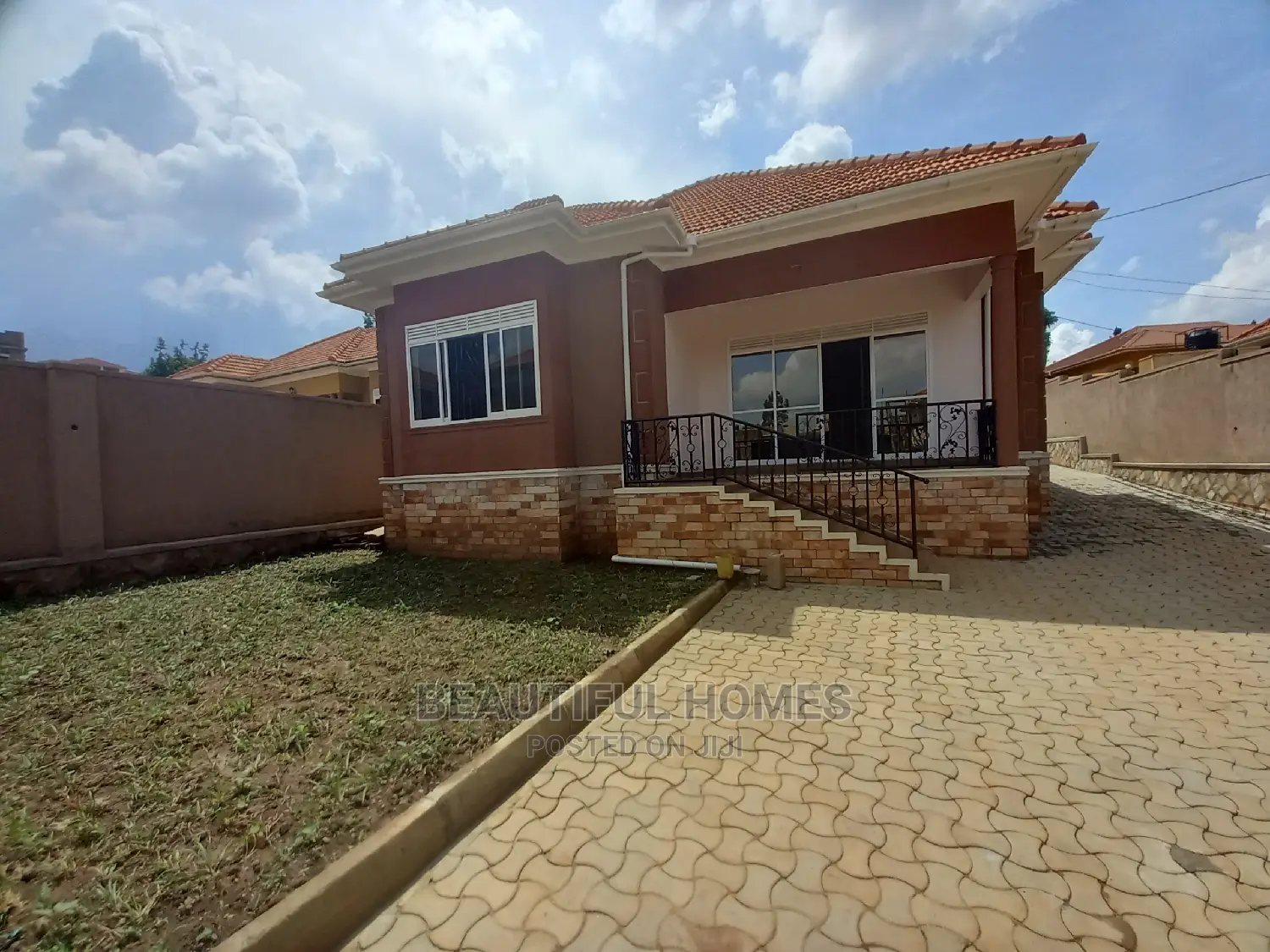 Furnished 4bdrm House in Tarmack, Kira for Sale