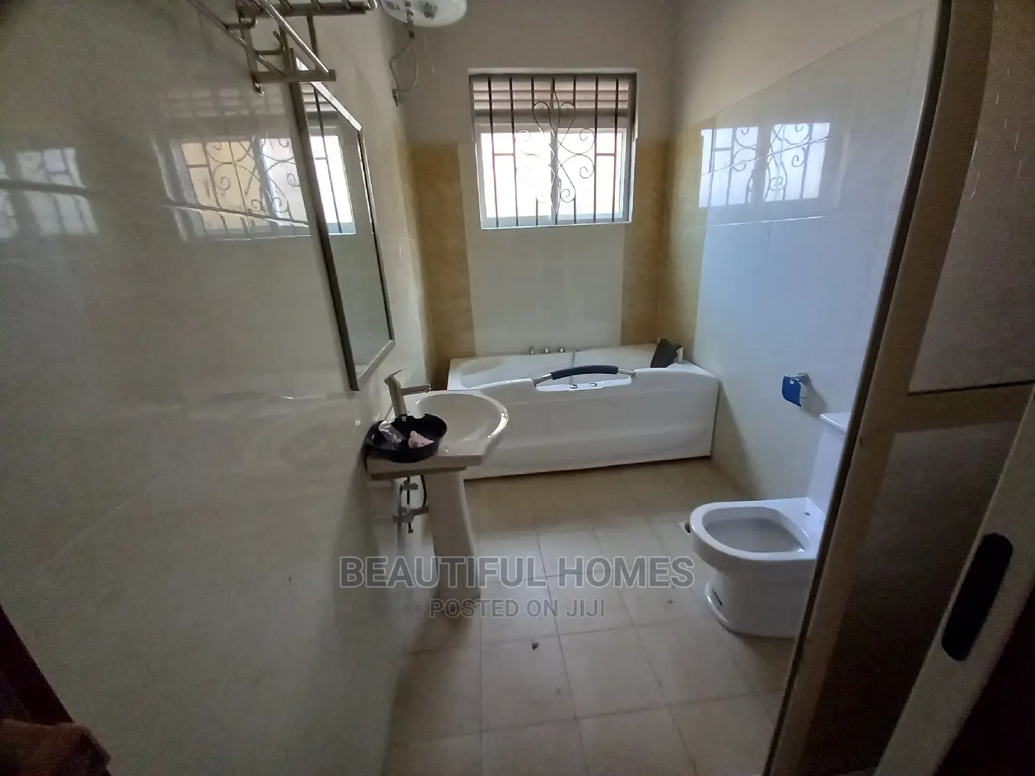 Furnished 4bdrm House in All Tarmack, Kira for Sale