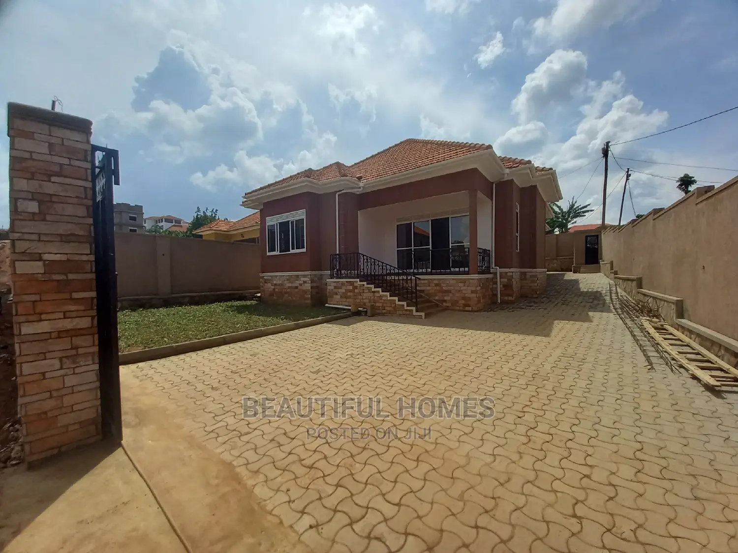 Furnished 4bdrm House in All Tarmack, Kira for Sale