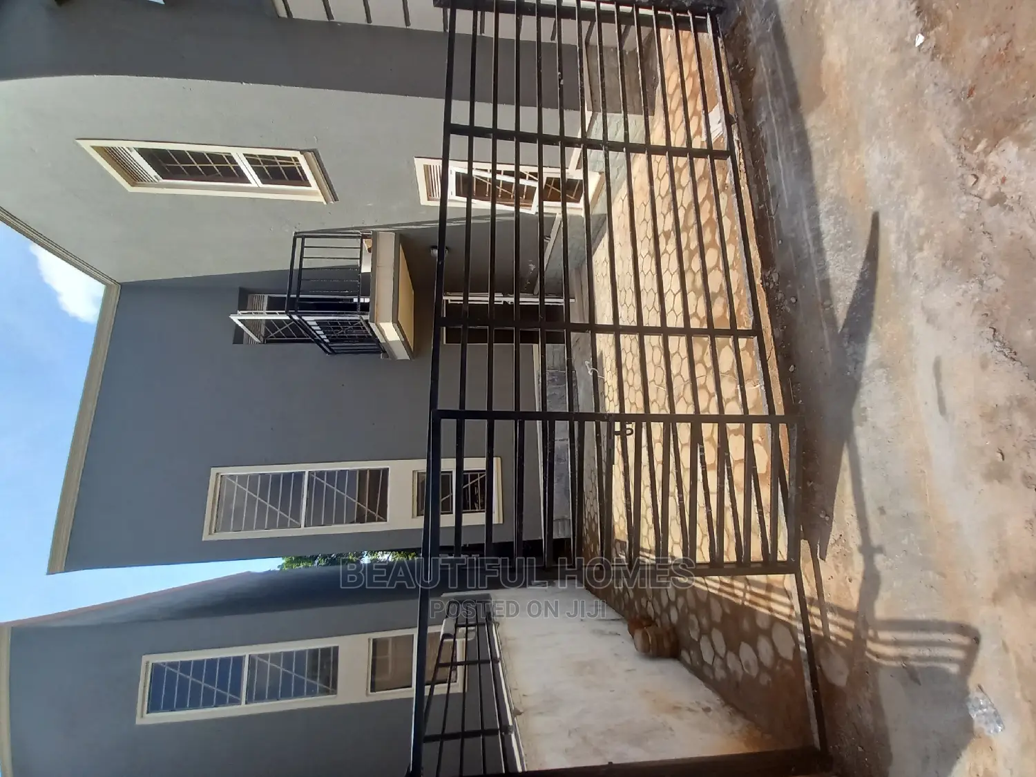 Furnished 4bdrm Duplex in Ministers Village, Kira for Sale