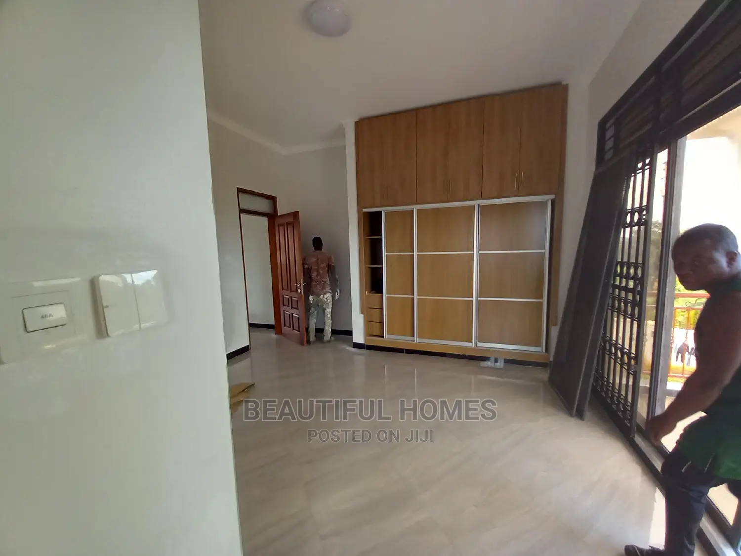 Furnished 6bdrm Mansion in Muyenga, Makindye for Sale