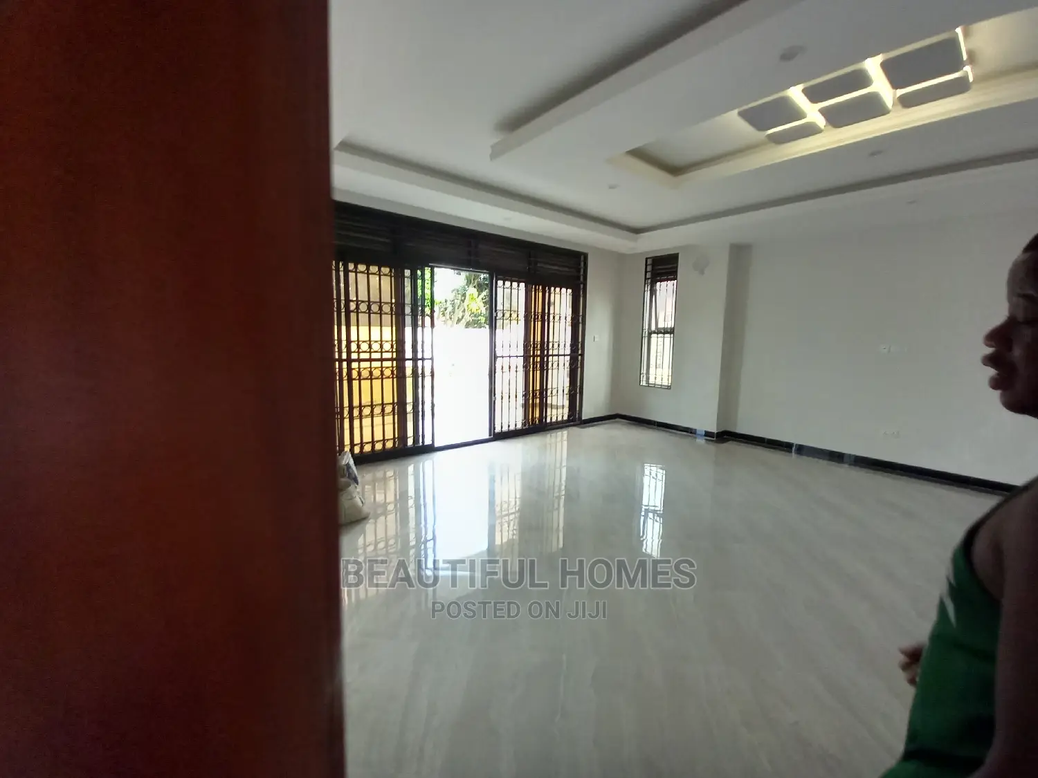 Furnished 6bdrm Mansion in Muyenga, Makindye for Sale