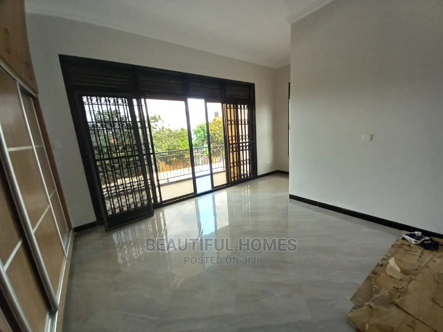 Furnished 6bdrm Mansion in Muyenga, Makindye for Sale