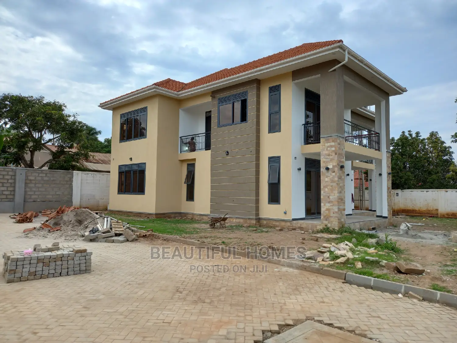 Furnished 6bdrm Mansion in Muyenga, Makindye for Sale