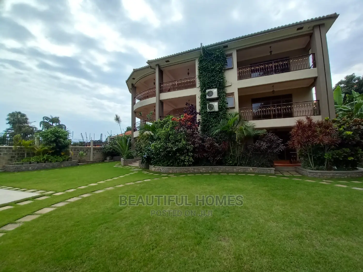 Furnished 7bdrm Mansion in Muyenga, Makindye for Sale