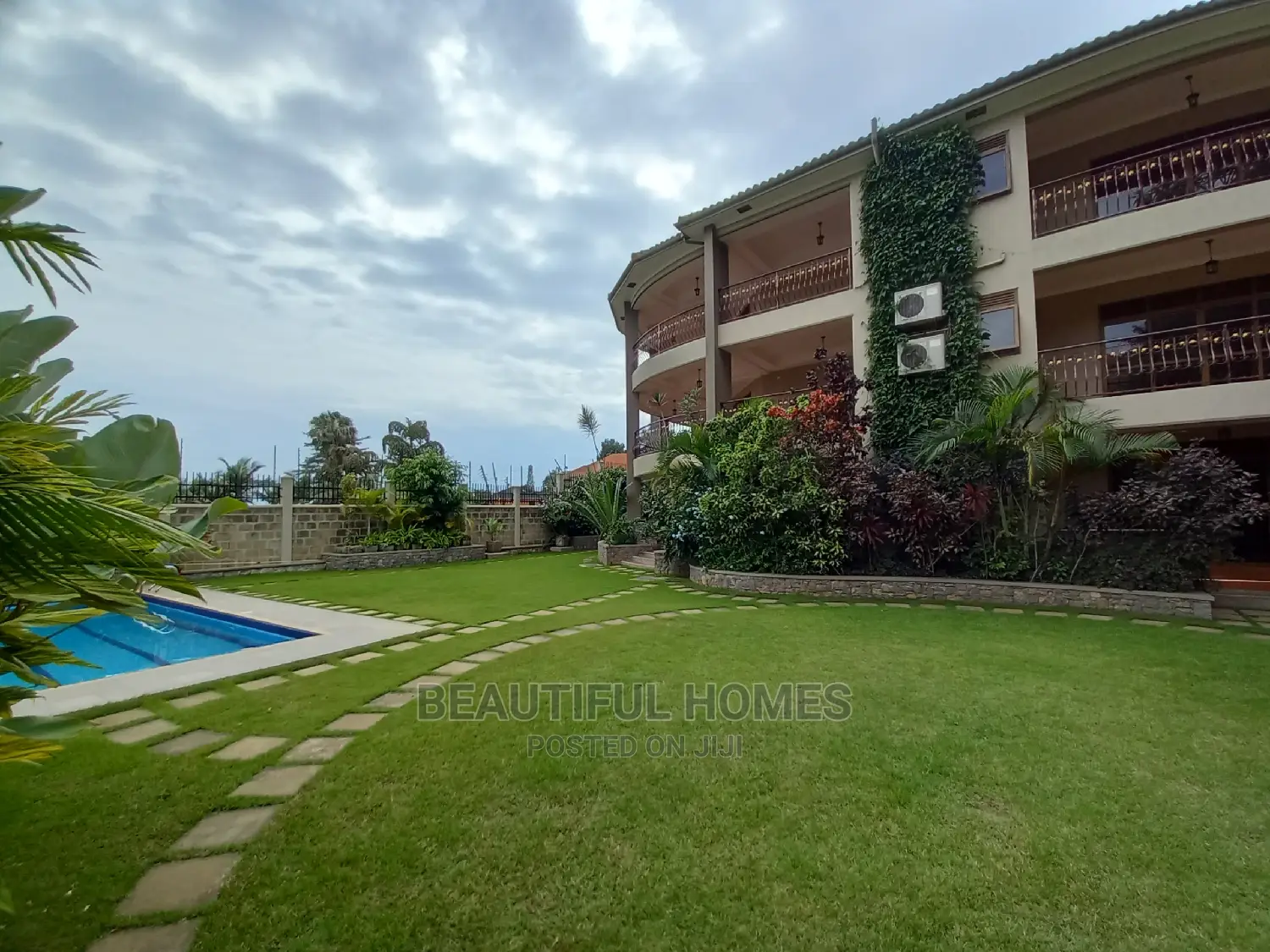 Furnished 7bdrm Mansion in Muyenga, Makindye for Sale