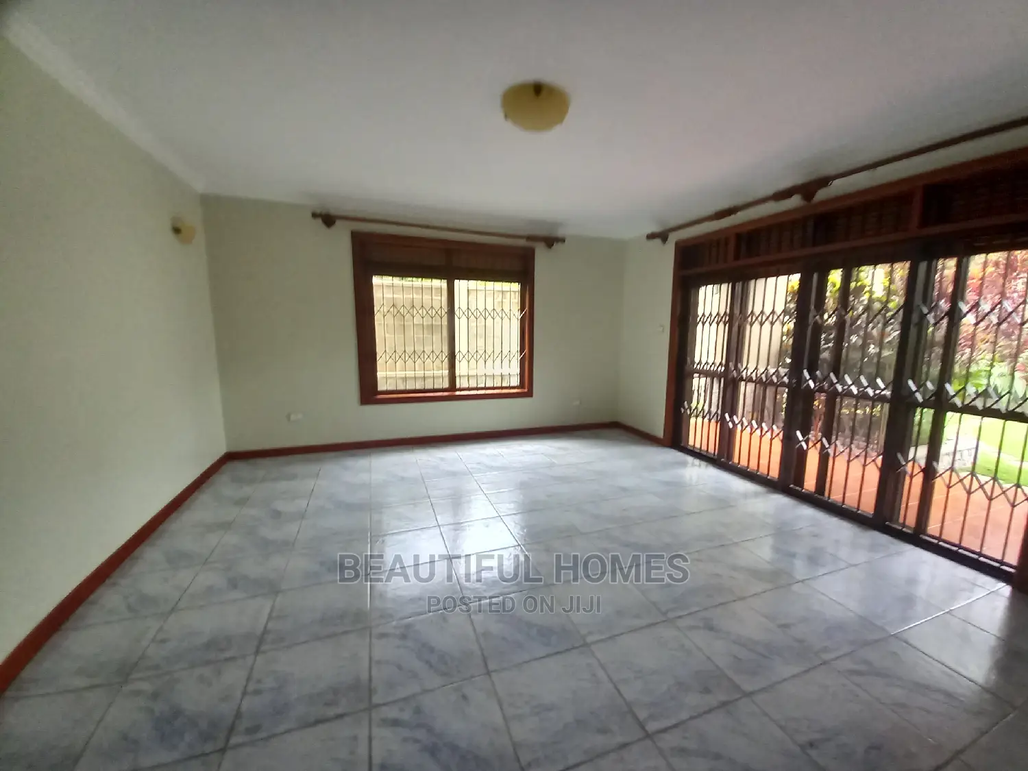 Furnished 7bdrm Mansion in Muyenga, Central Division for Sale