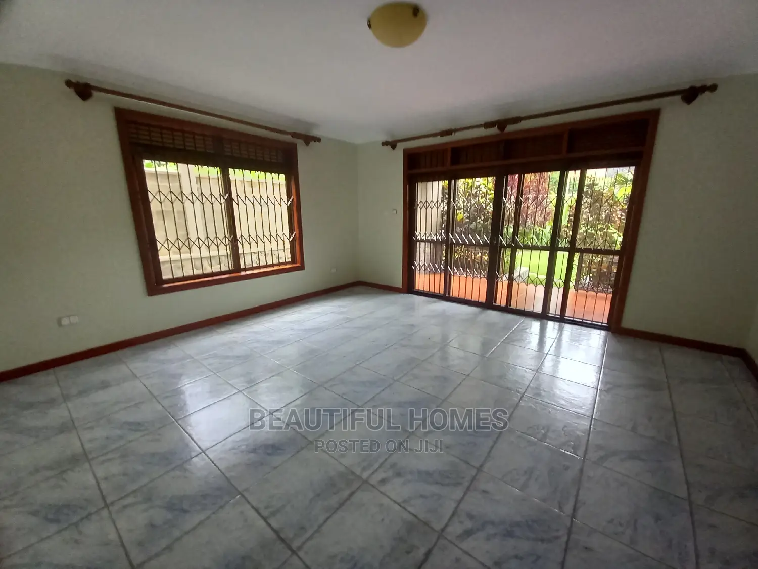 Furnished 7bdrm Mansion in Muyenga, Central Division for Sale
