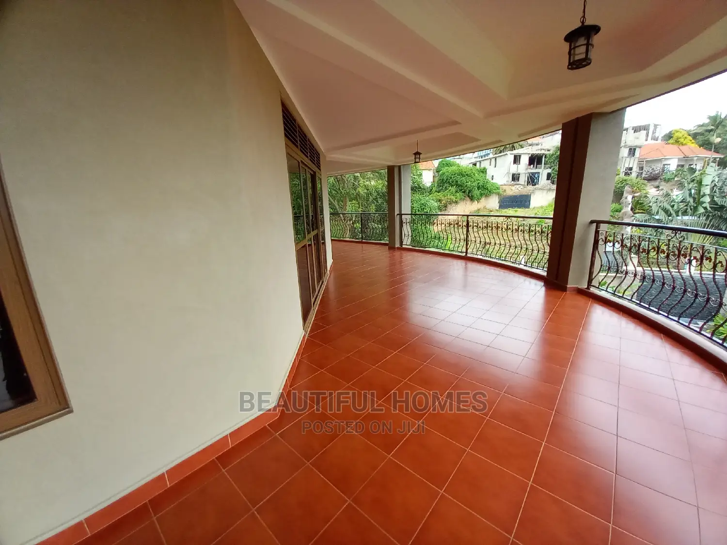 Furnished 6bdrm Mansion in Muyenga, Makindye for Sale
