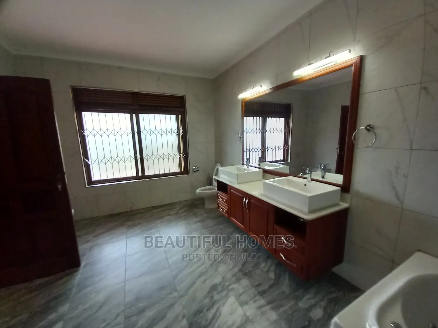 Furnished 7bdrm Mansion in Muyenga, Makindye for Sale