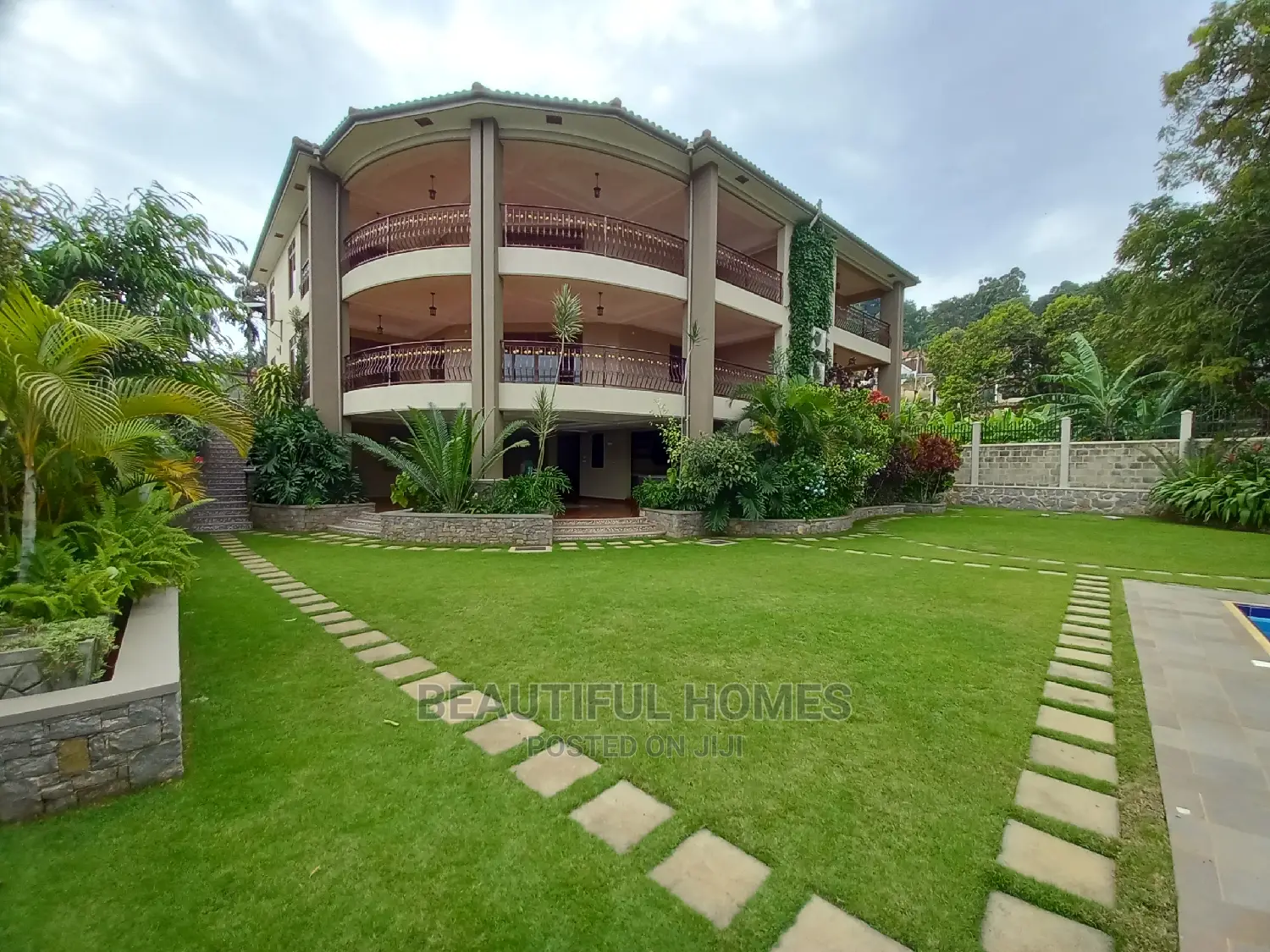 Furnished 7bdrm Mansion in Muyenga Wealthy, Makindye for Sale