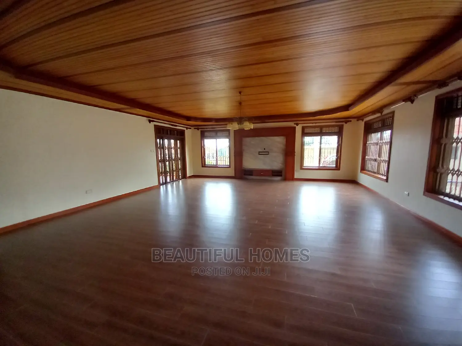 Furnished 7bdrm Mansion in Muyenga, Makindye for Sale