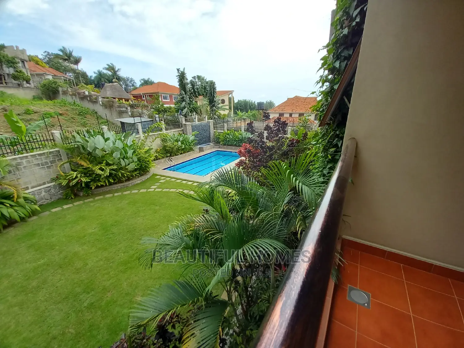 Furnished 7bdrm Mansion in Muyenga Organised, Makindye for Sale