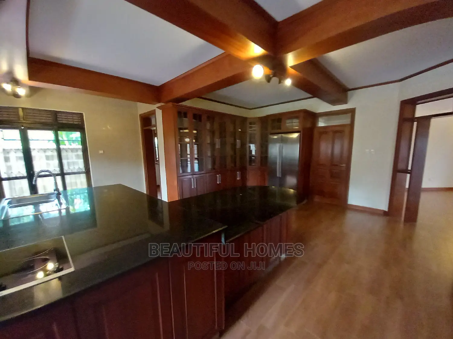 Furnished 7bdrm Mansion in Muyenga Organised, Makindye for Sale