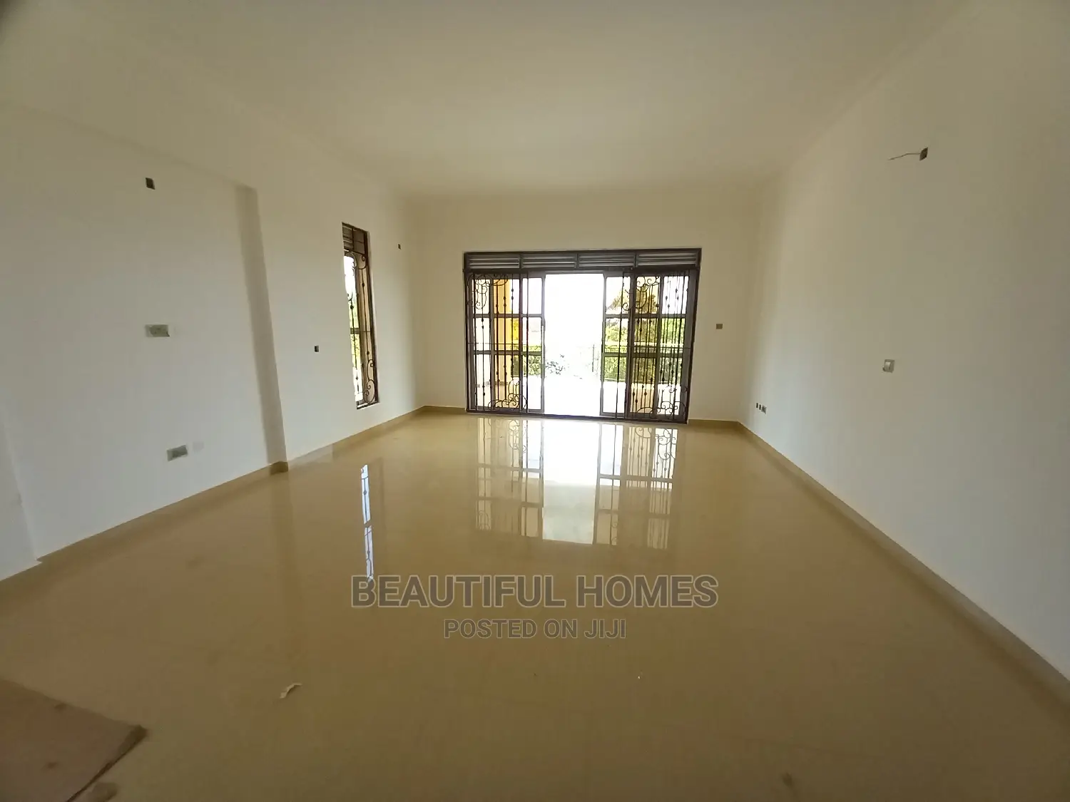 Furnished 6bdrm Mansion in Munyonyo Lake View, Makindye for Sale