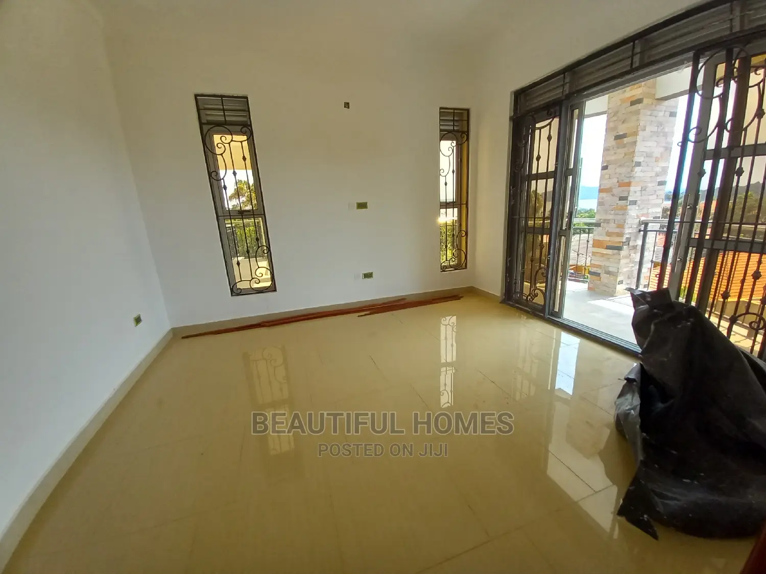 Furnished 6bdrm Mansion in Munyonyo Lake View, Makindye for Sale