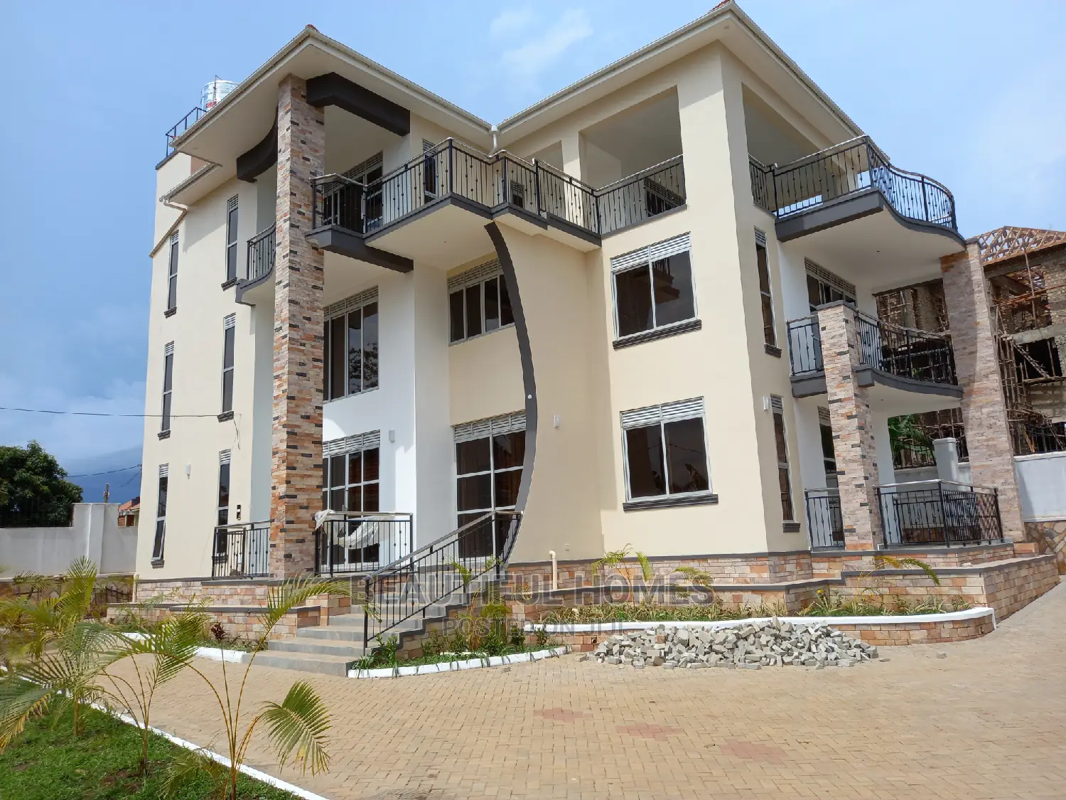 Furnished 6bdrm Mansion in Munyonyo, Central Division for Sale