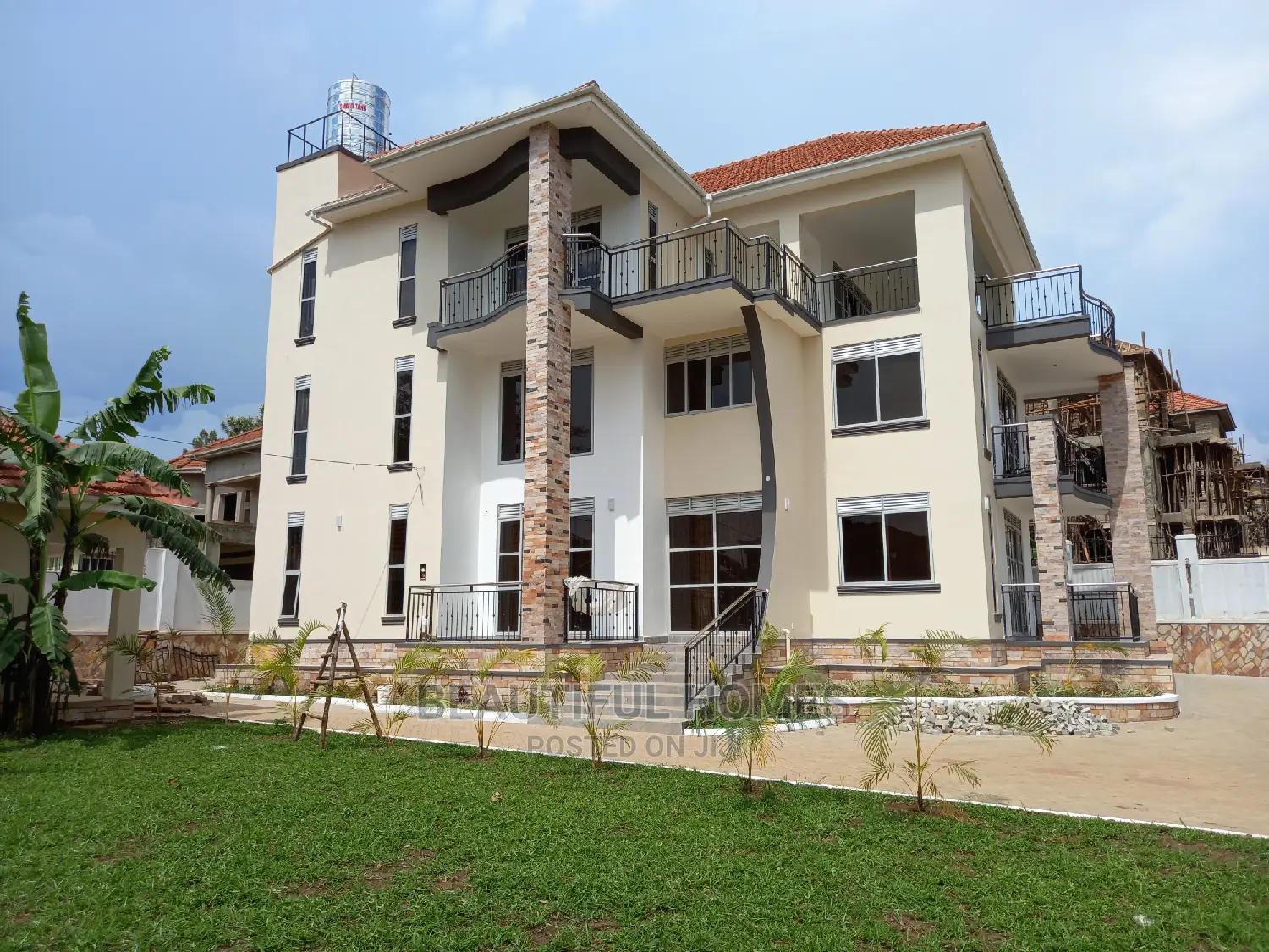Furnished 6bdrm Mansion in Munyonyo, Central Division for Sale