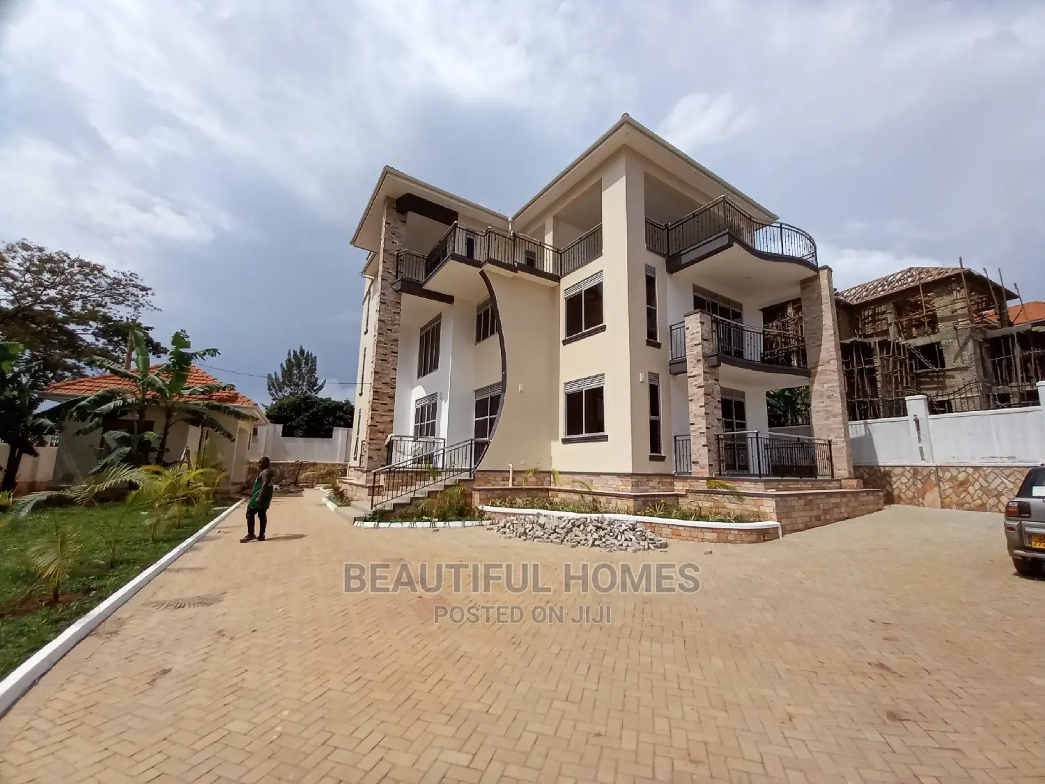 Furnished 6bdrm Mansion in Munyonyo, Central Division for Sale