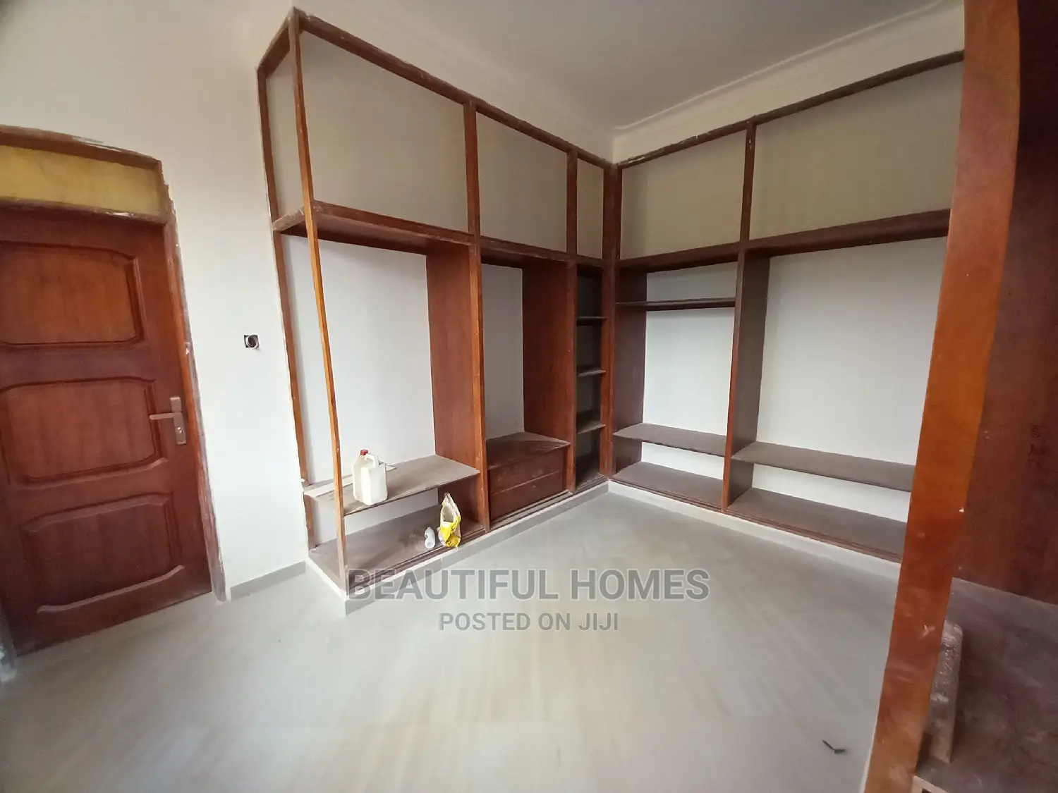 Furnished 6bdrm Mansion in Munyonyo, Makindye for Sale