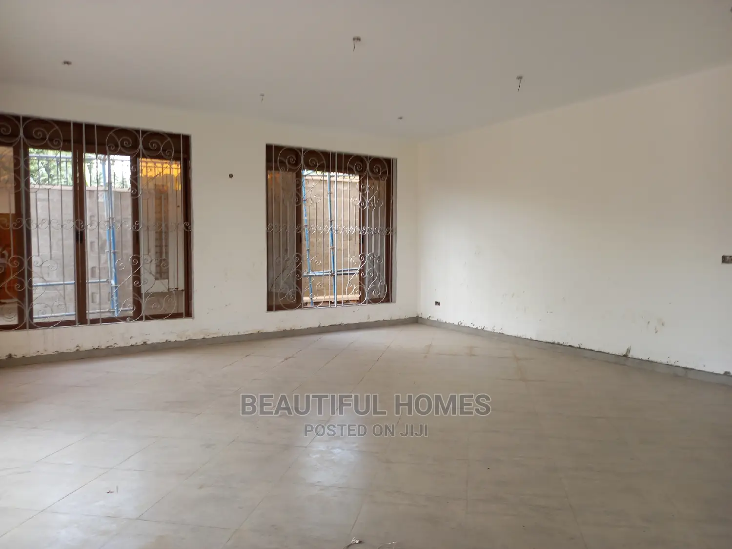 Furnished 6bdrm Mansion in Munyonyo, Makindye for Sale