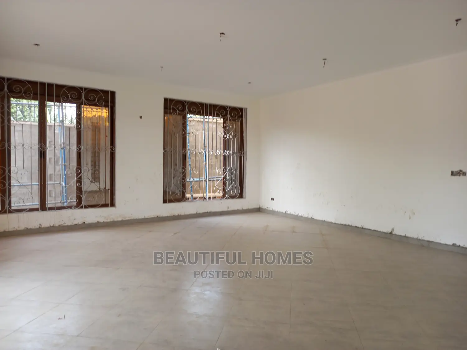 Furnished 6bdrm Mansion in Munyonyo, Makindye for Sale