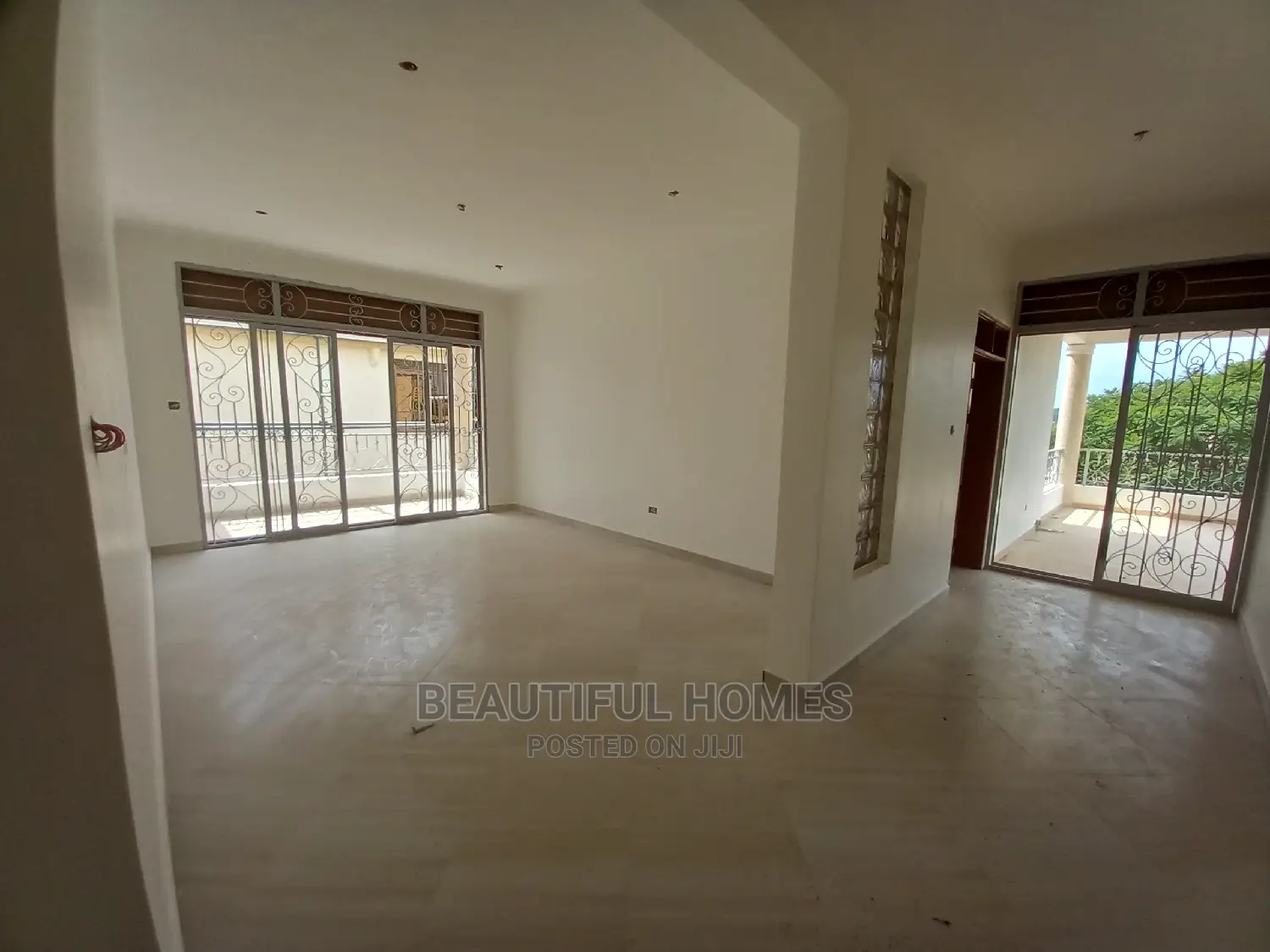 Furnished 6bdrm Mansion in Munyonyo, Makindye for Sale