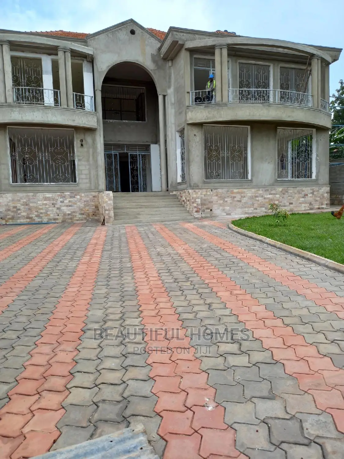 Furnished 6bdrm Mansion in Munyonyo, Makindye for Sale