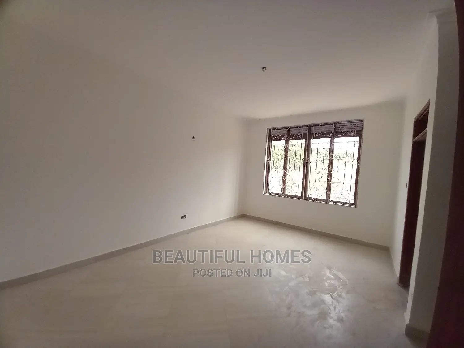 Furnished 6bdrm Mansion in Munyonyo, Makindye for Sale