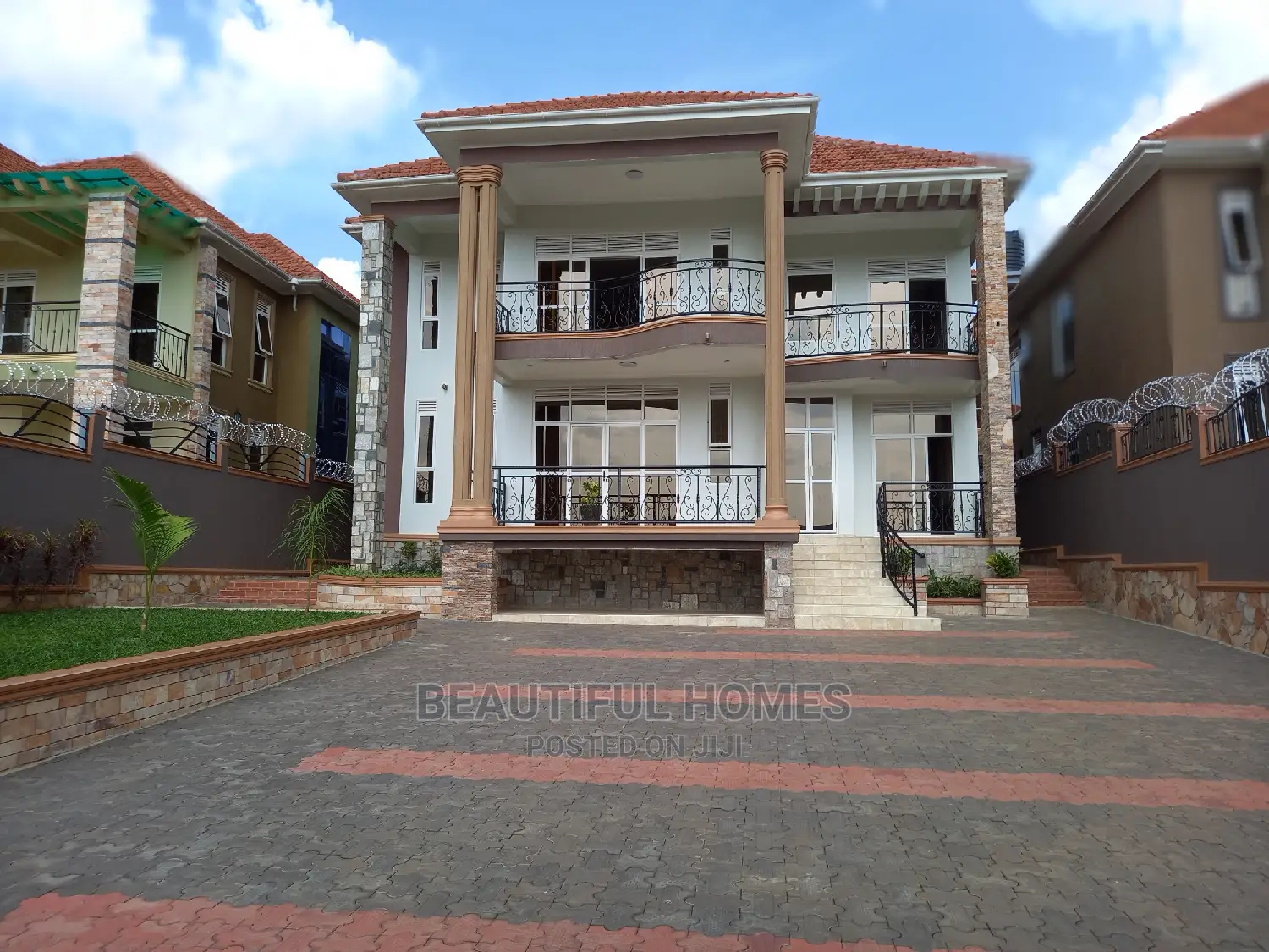 Furnished 6bdrm Mansion in Kira for Sale
