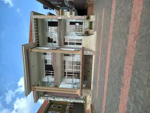 Furnished 6bdrm Mansion in Kira Tarmacked for Sale