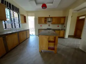 Furnished 4bdrm Duplex in Tarmack, Kira for Sale