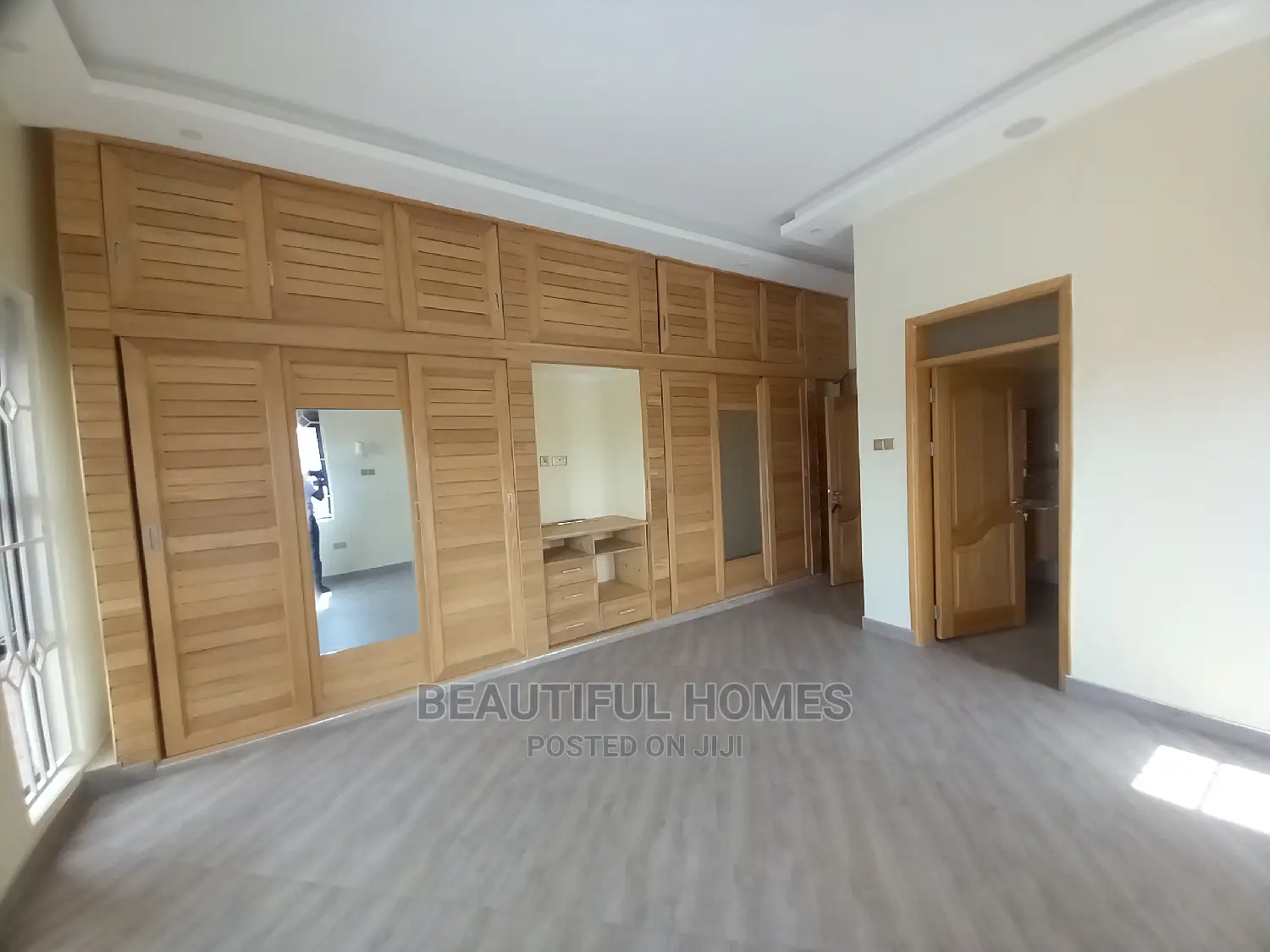Furnished 4bdrm Duplex in Tarmack, Kira for Sale
