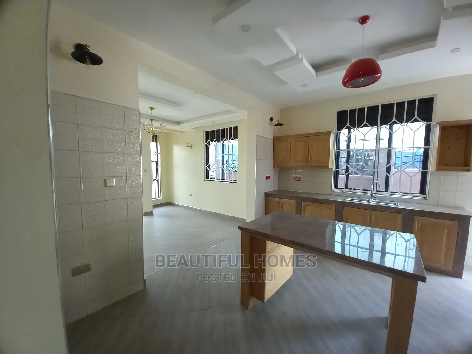 Furnished 4bdrm Mansion in Kira for Sale