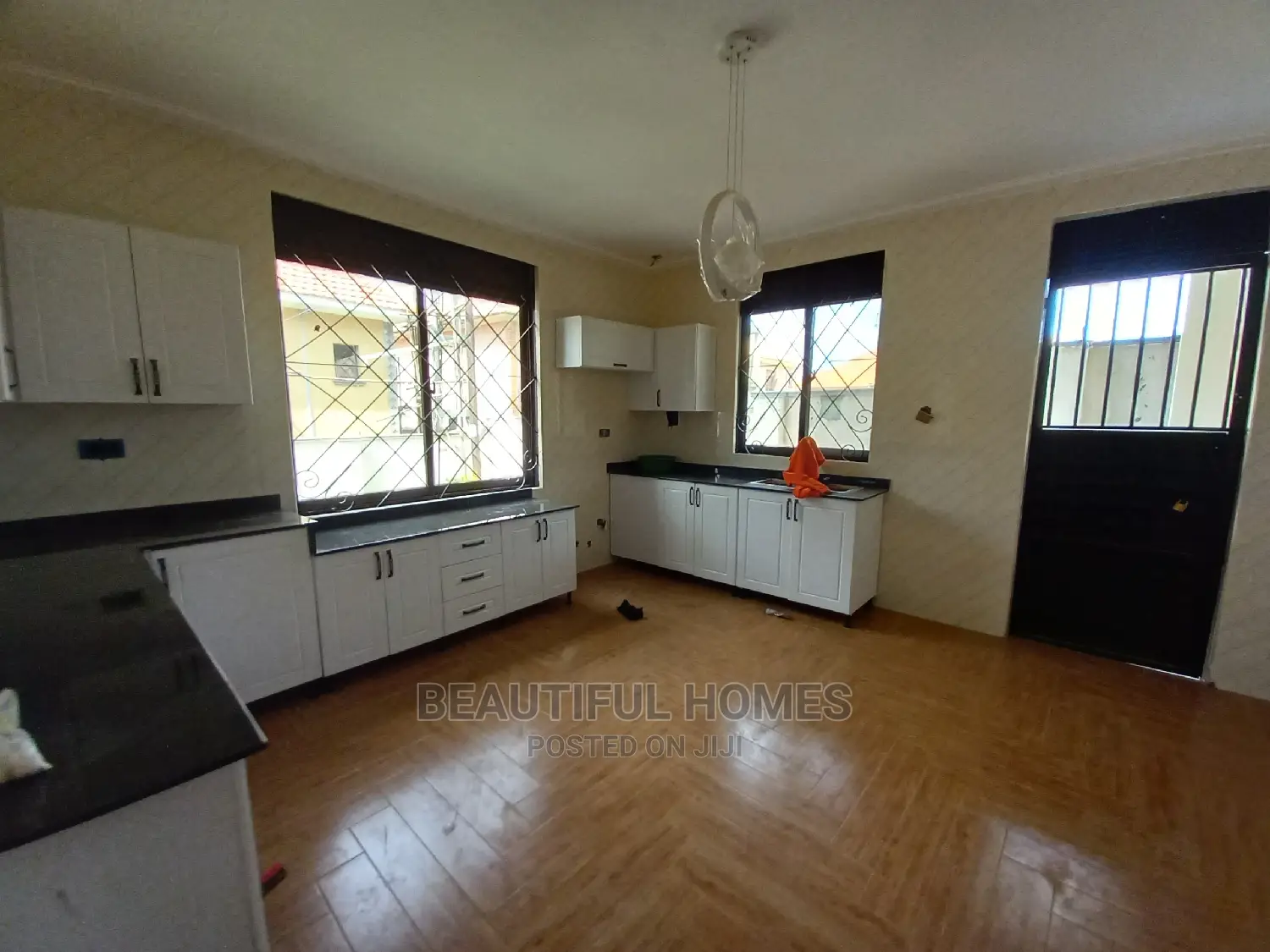 Furnished 6bdrm Duplex in All Tarmack, Kira for Sale