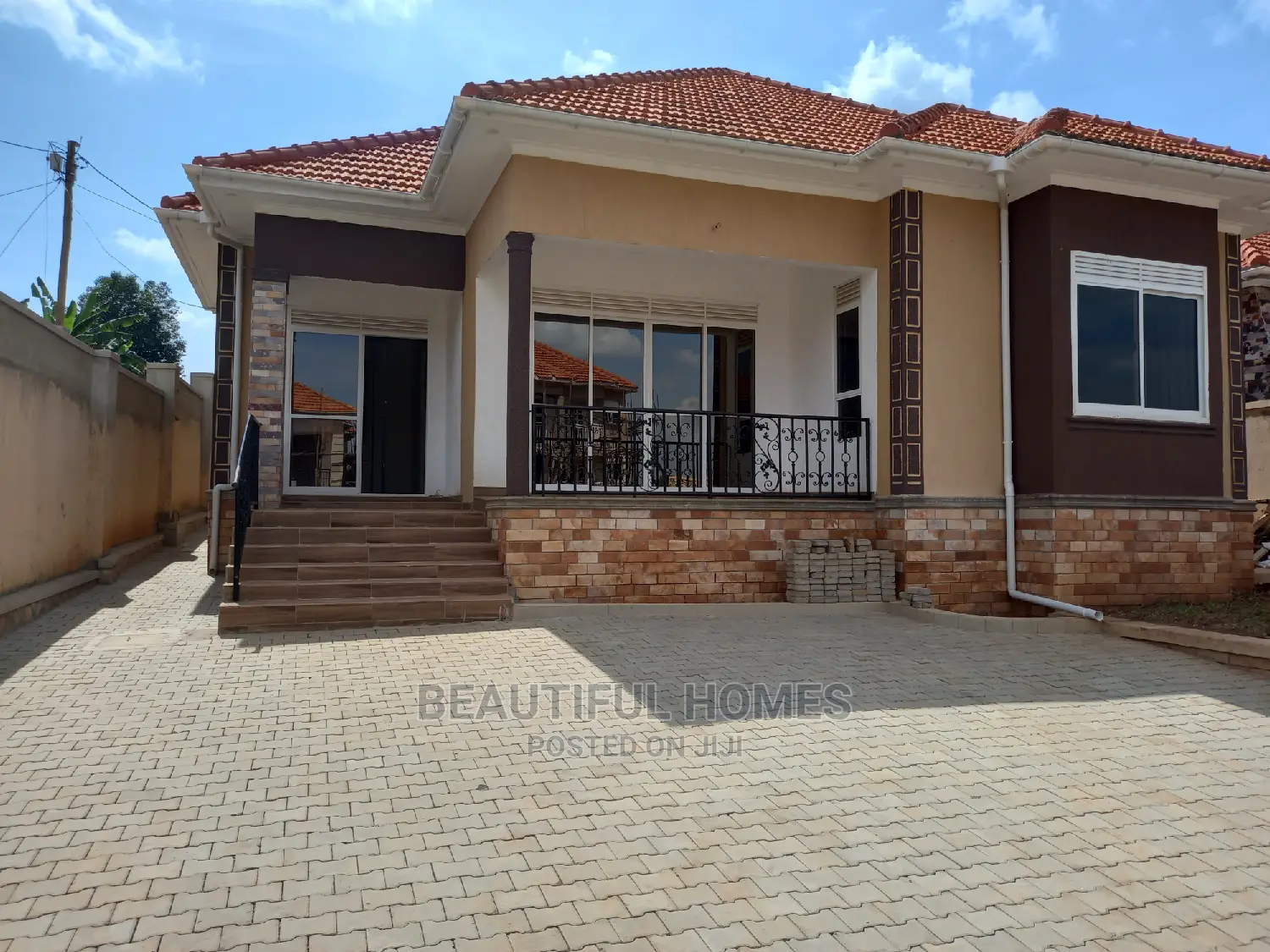 Furnished 4bdrm House in All Tarmack, Kira for Sale