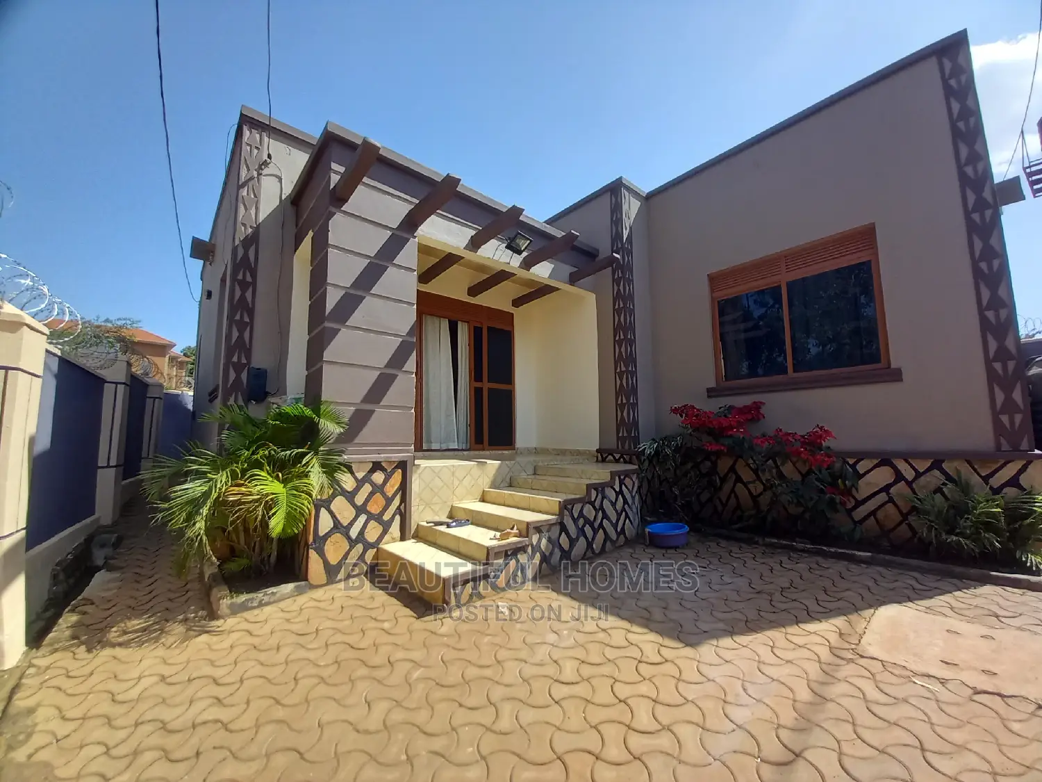 Furnished 3bdrm House in Kira for Sale