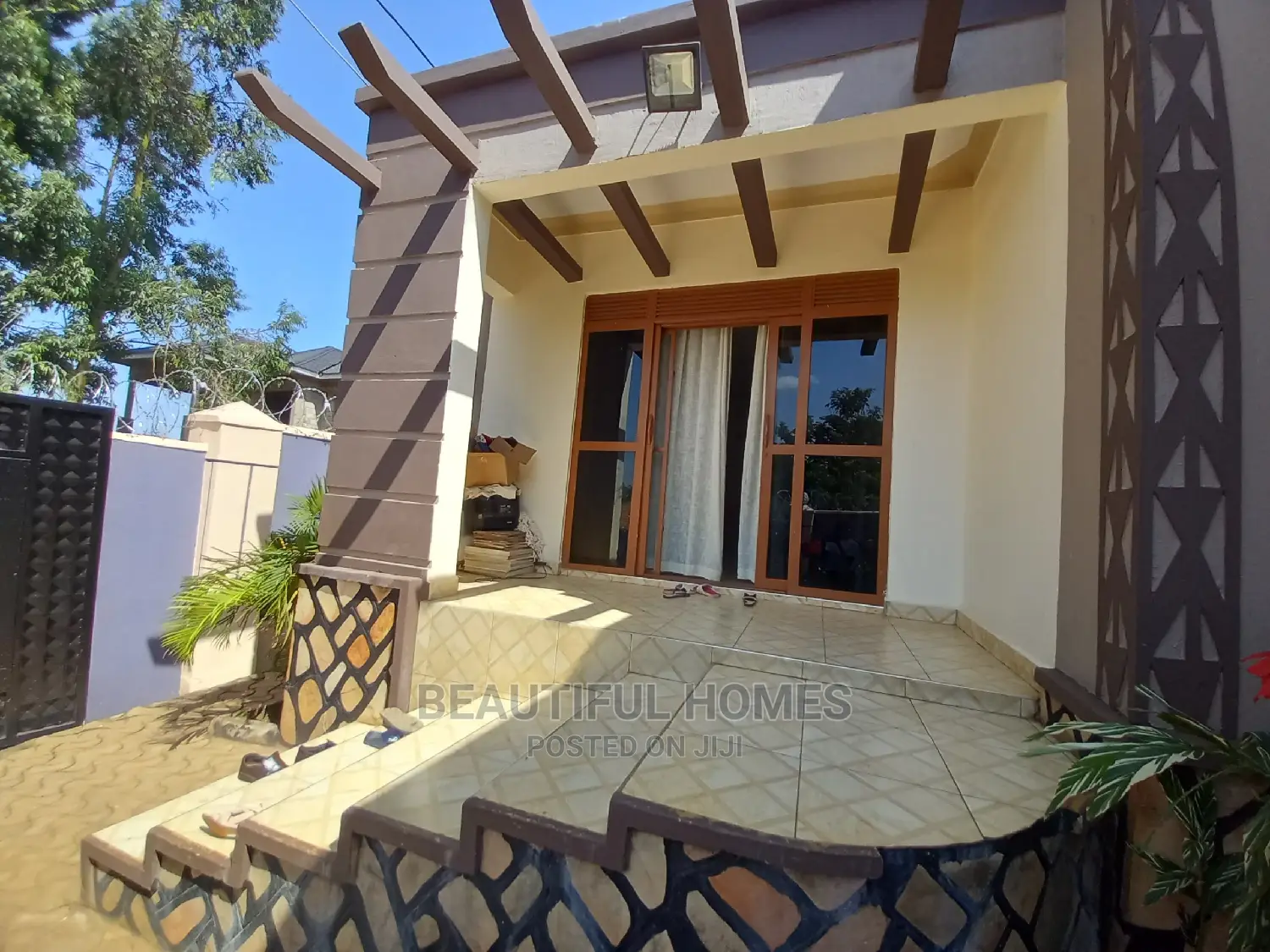Furnished 3bdrm House in Kira for Sale