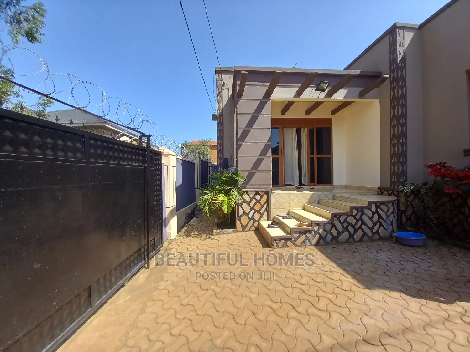 Furnished 3bdrm House in Kira for Sale