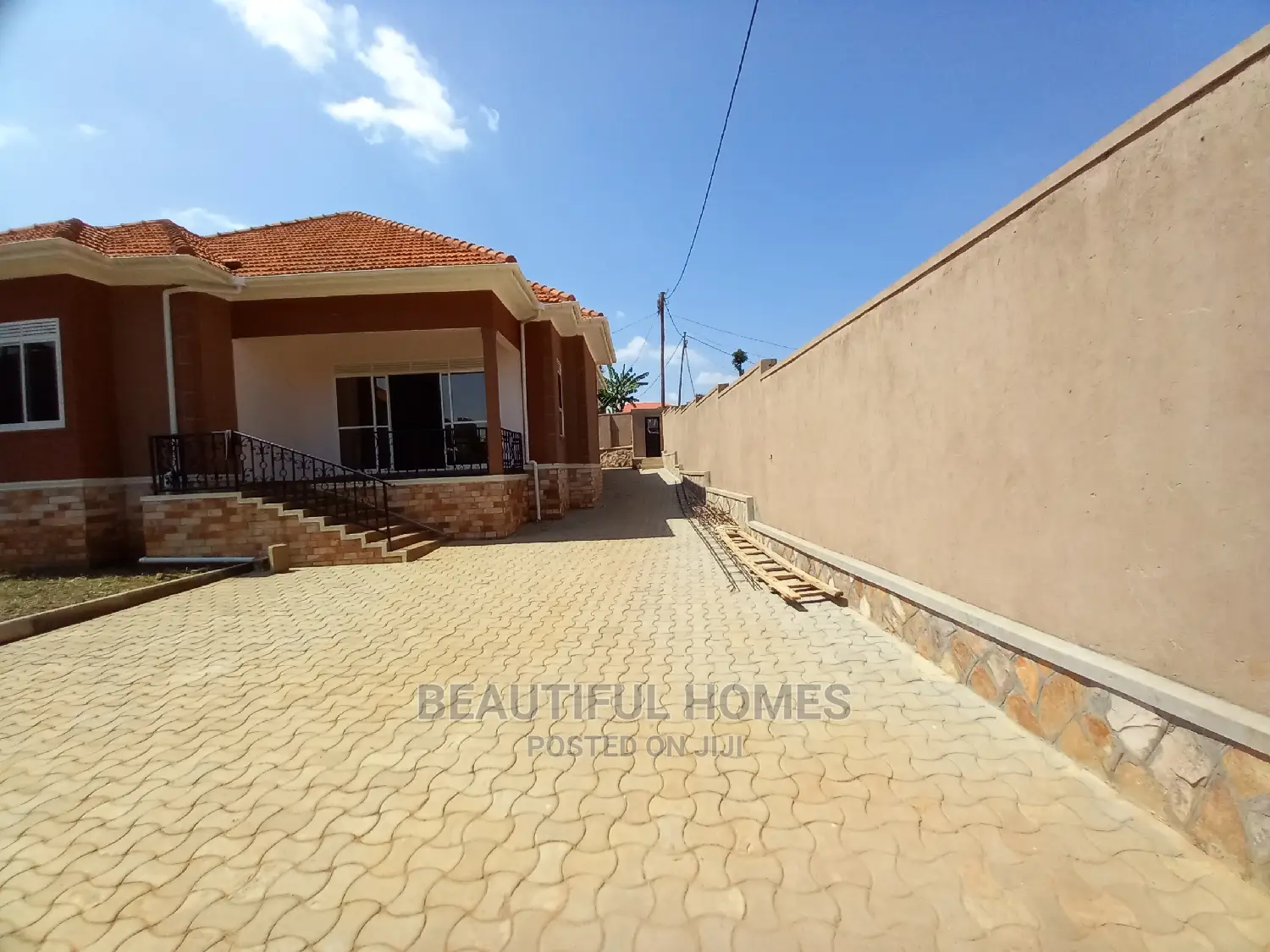 Furnished 4bdrm House in All Tarmack, Kira for Sale